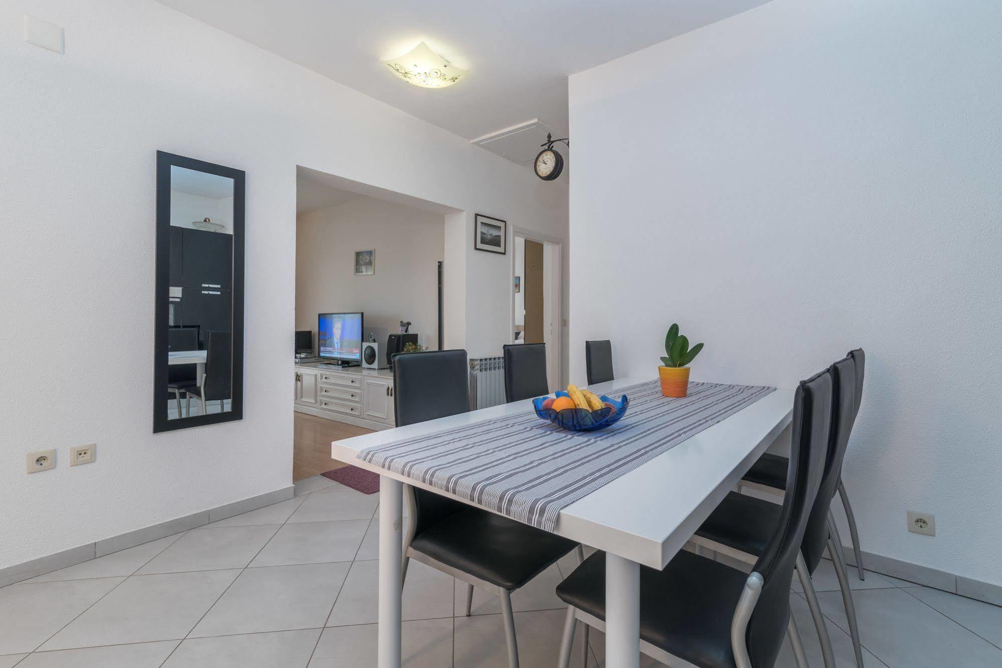 Apartments Vojin Trogir Zewnętrze zdjęcie