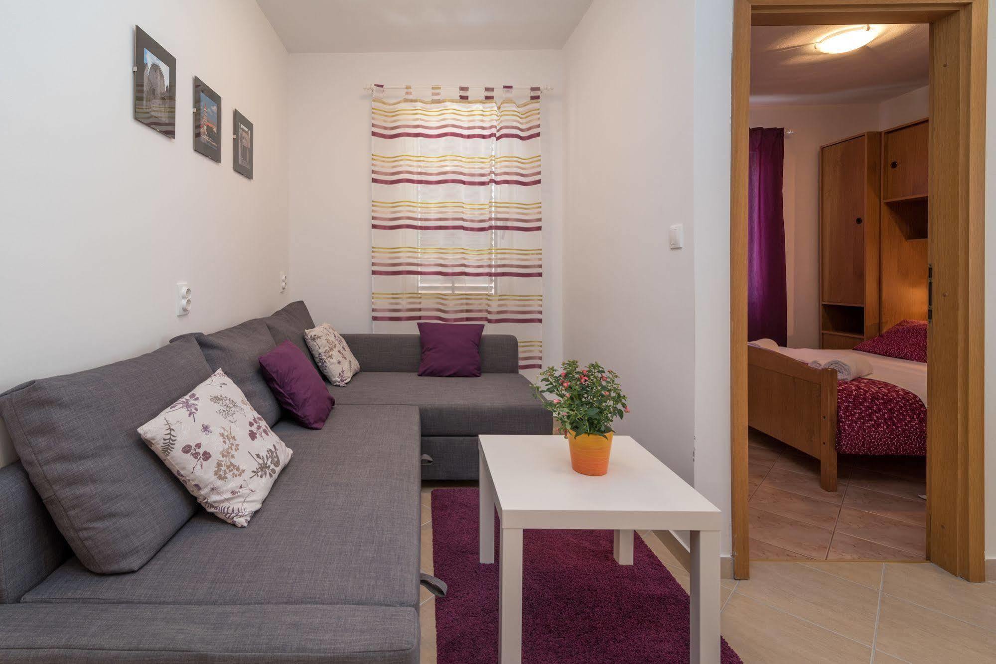 Apartments Vojin Trogir Zewnętrze zdjęcie