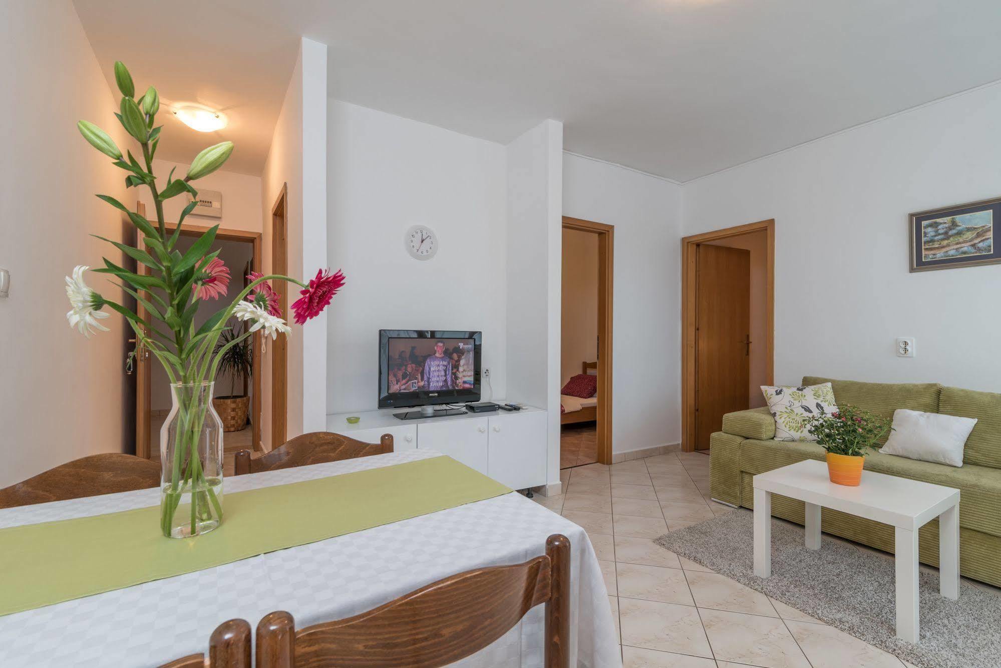 Apartments Vojin Trogir Zewnętrze zdjęcie
