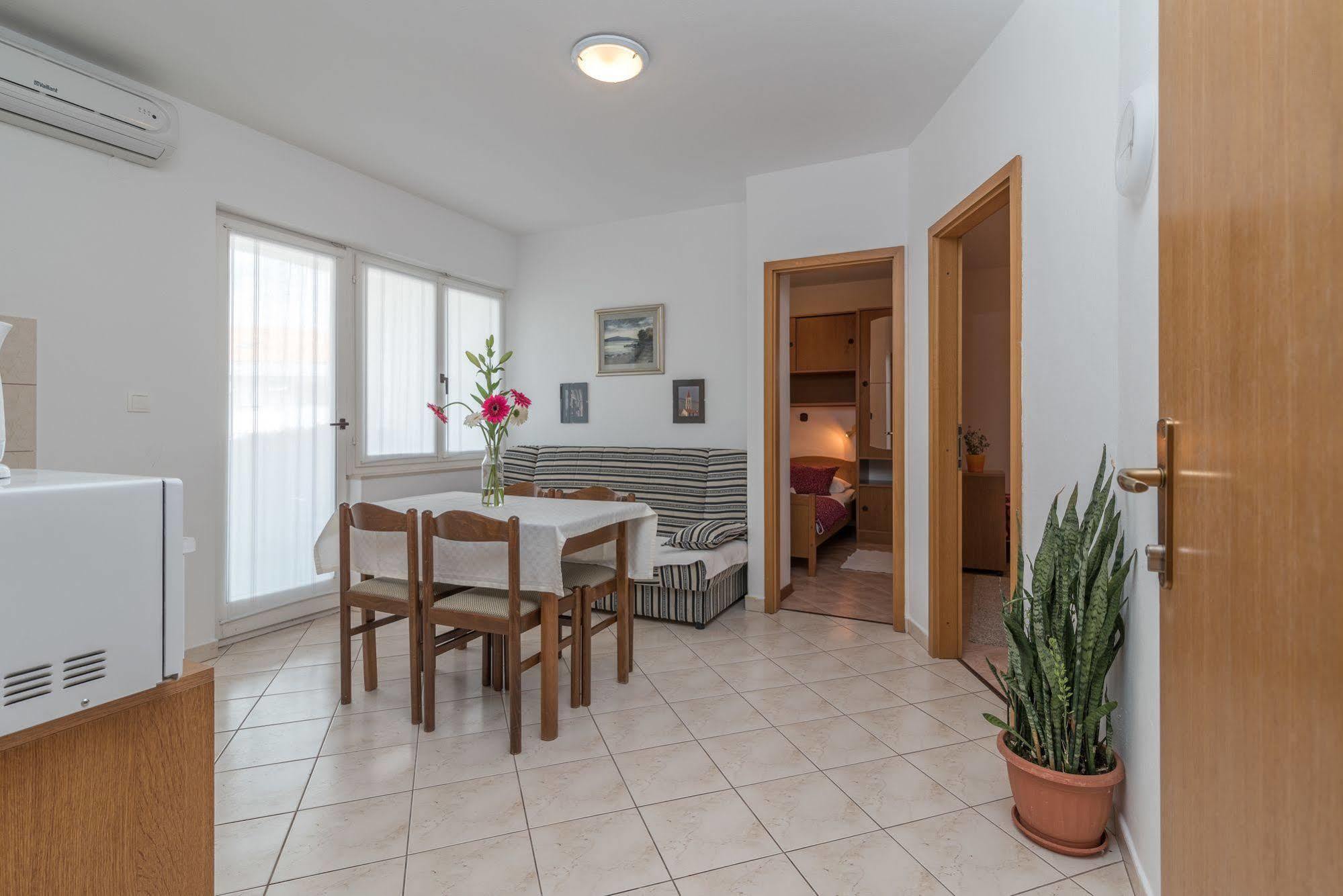 Apartments Vojin Trogir Zewnętrze zdjęcie