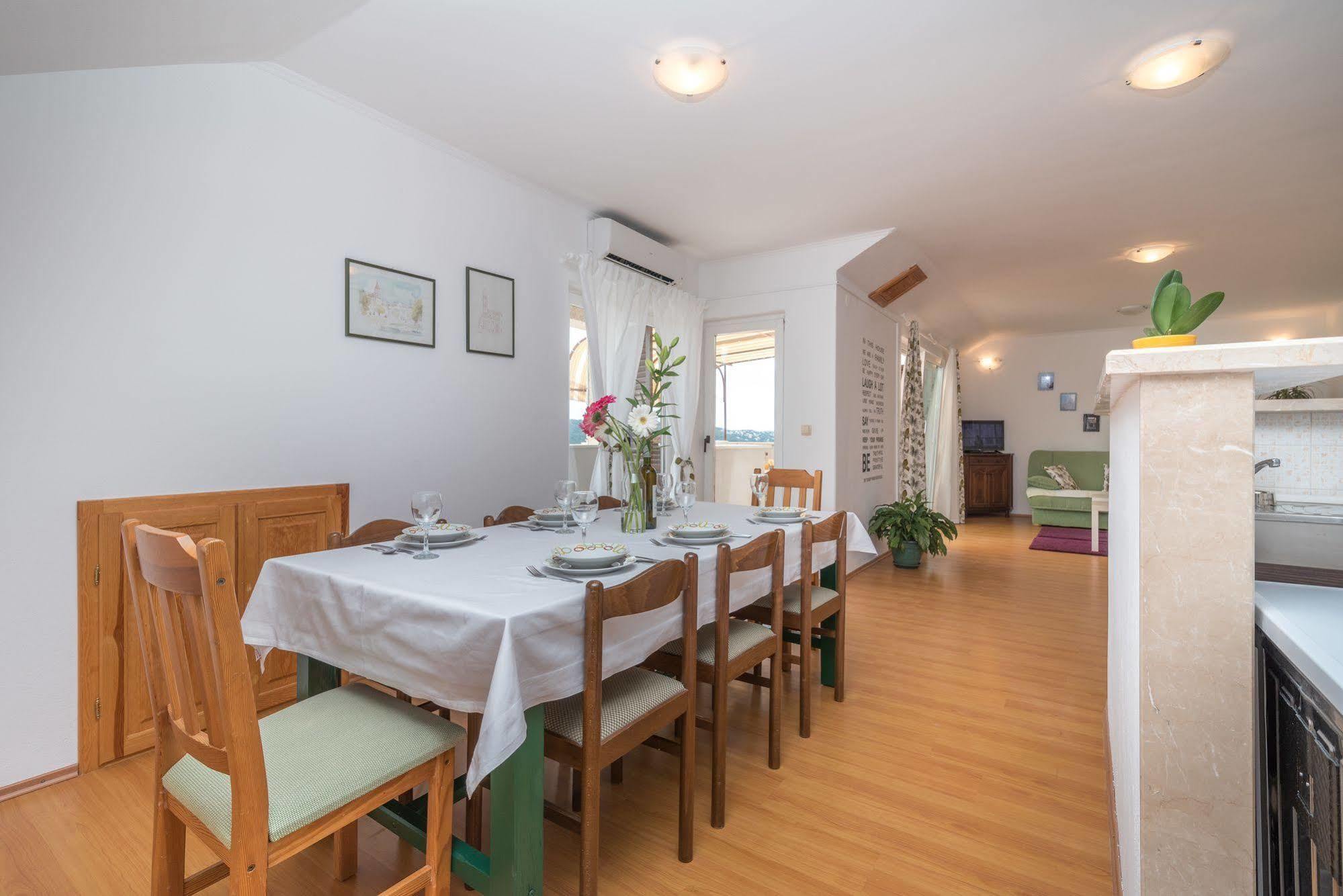 Apartments Vojin Trogir Zewnętrze zdjęcie