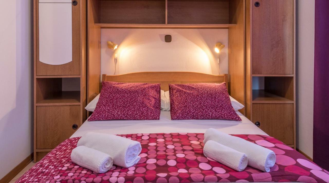 Apartments Vojin Trogir Zewnętrze zdjęcie