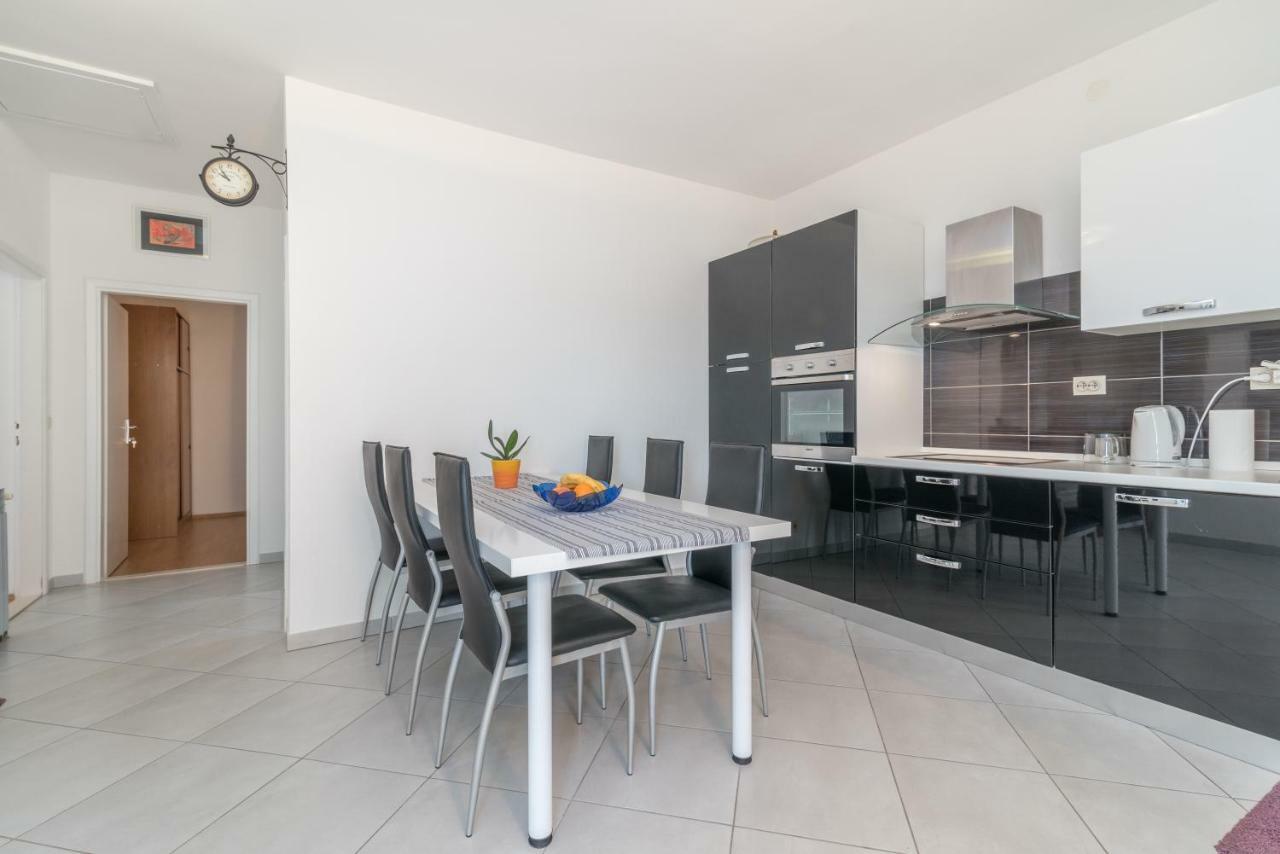 Apartments Vojin Trogir Zewnętrze zdjęcie