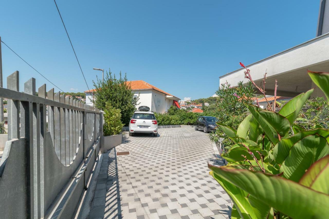 Apartments Vojin Trogir Zewnętrze zdjęcie